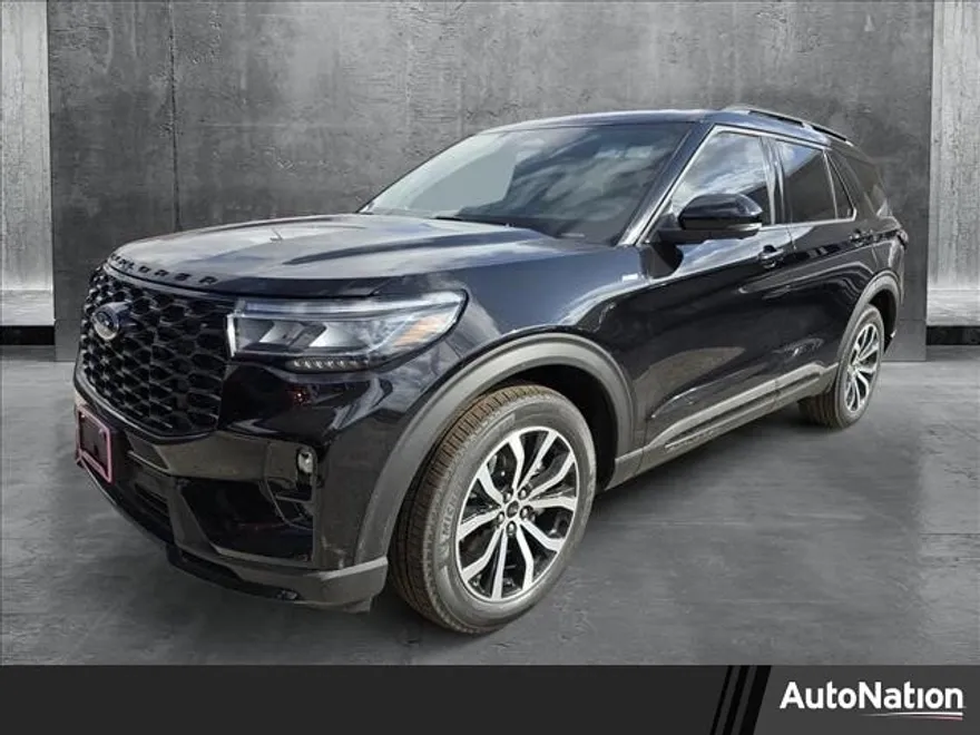 2025 Ford Explorer ST-Line photo 1