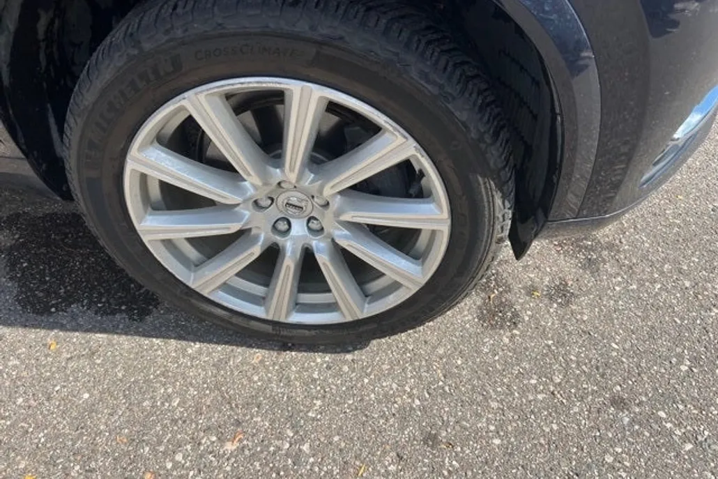 2016 Volvo XC90 T6 Inscription photo 1