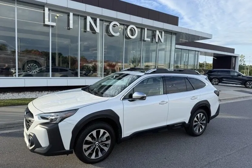 2024 Subaru Outback Touring XT photo 1