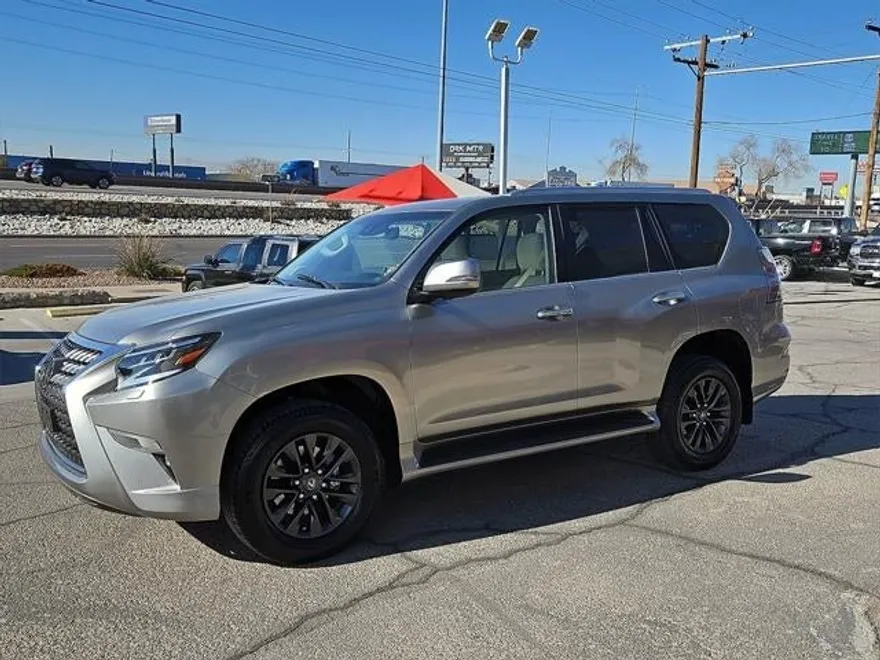 2023 Lexus GX 460 photo 1