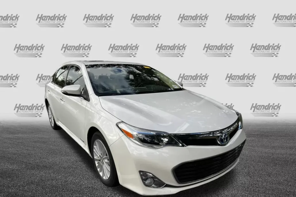 2013 Toyota Avalon Hybrid Limited photo 1