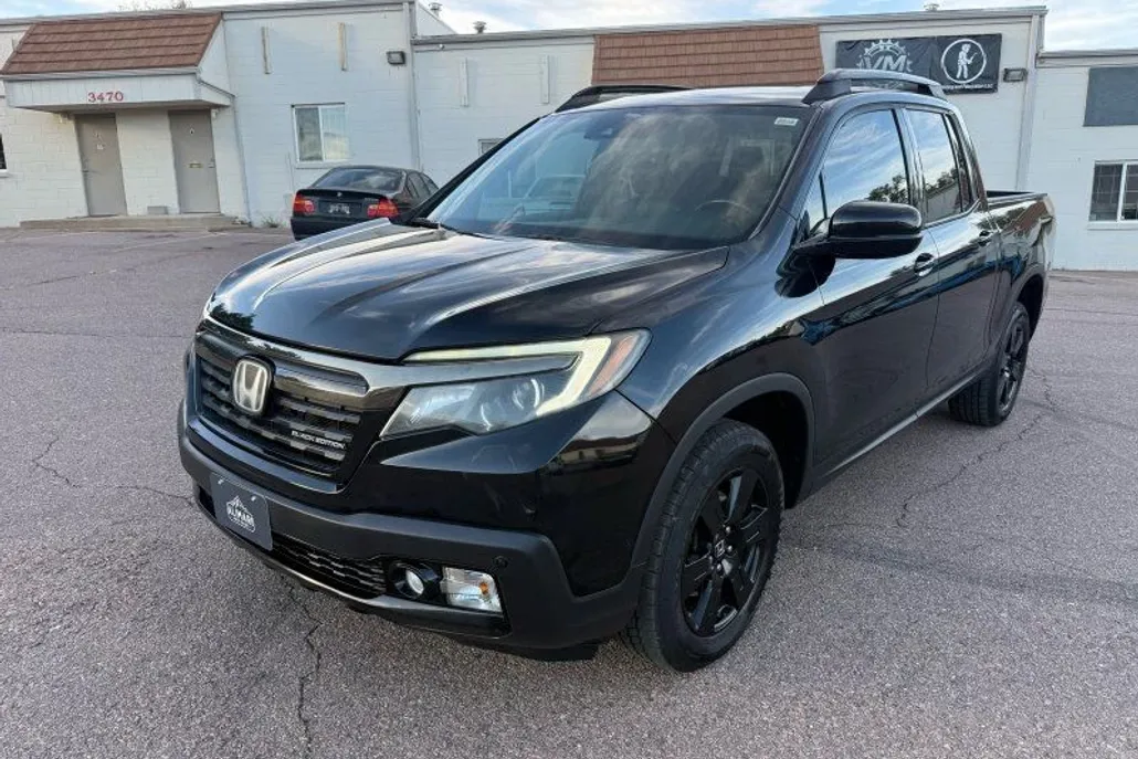 2017 Honda Ridgeline Black Edition photo 1