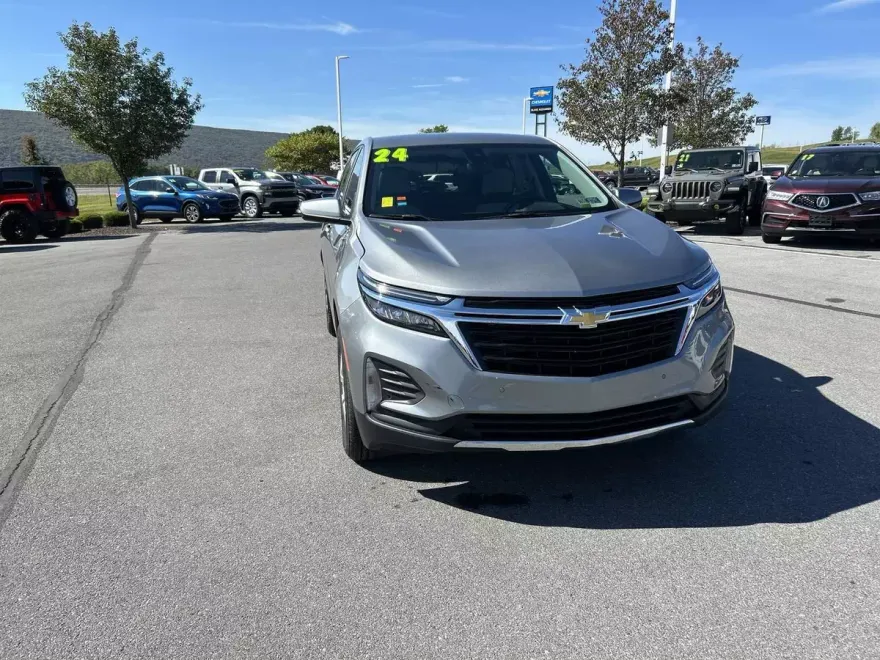 2024 Chevrolet Equinox LT photo 1