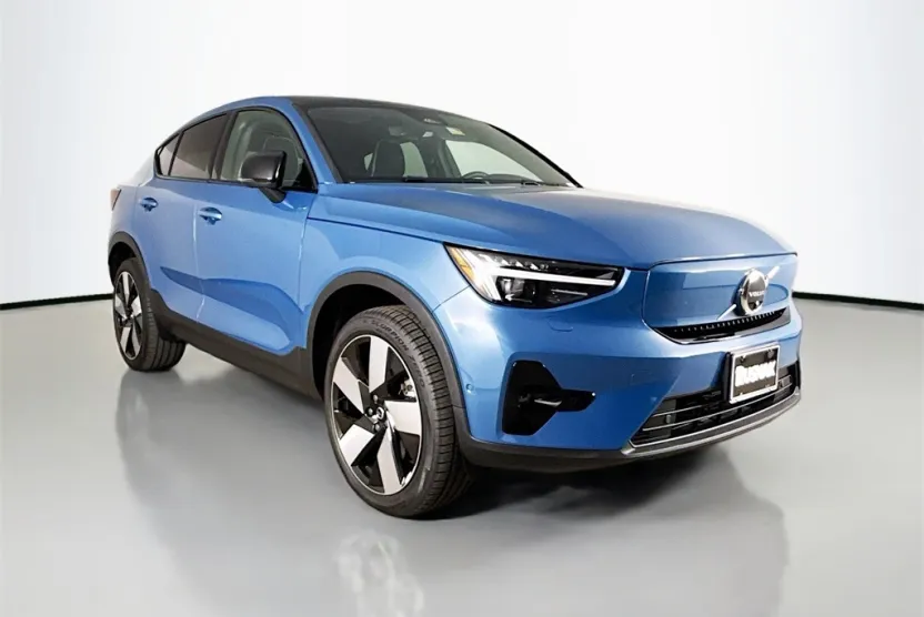 2023 Volvo C40 Recharge Ultimate photo 1