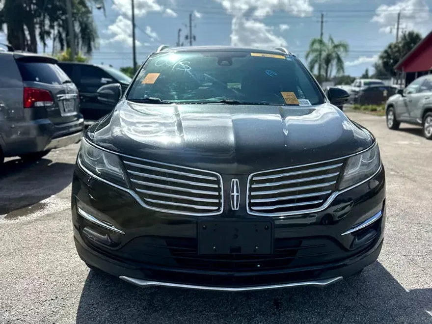 2015 Lincoln MKC Base photo 1