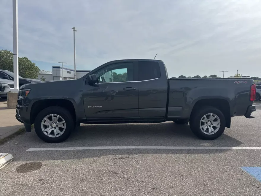 2016 Chevrolet Colorado LT photo 1