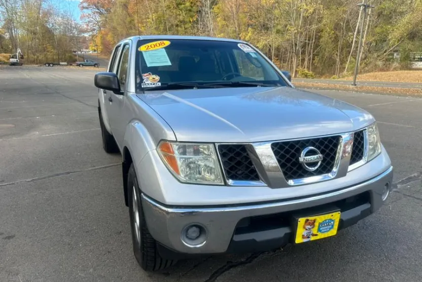2008 Nissan Frontier Crew Cab SE photo 1
