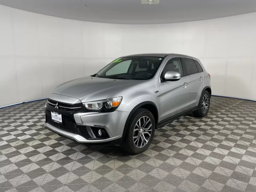 2018 Mitsubishi Outlander Sport SE photo 1