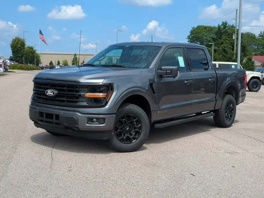 2025 Ford F-150 XLT photo 1