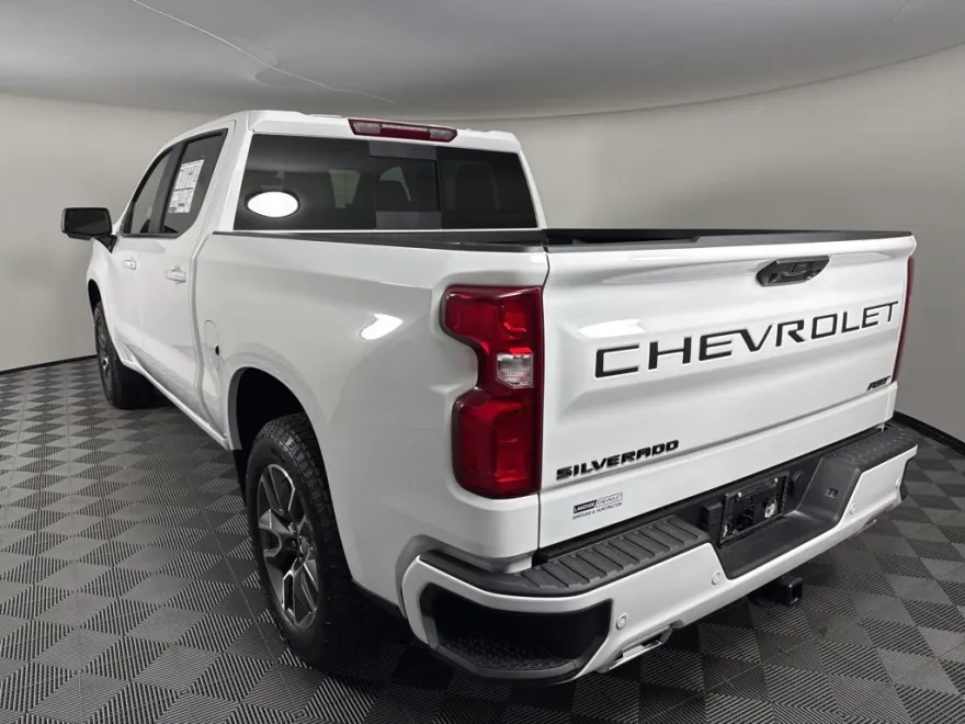 2025 Chevrolet Silverado 1500 RST photo 3