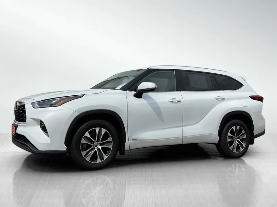 2023 Toyota Highlander Hybrid XLE photo 1