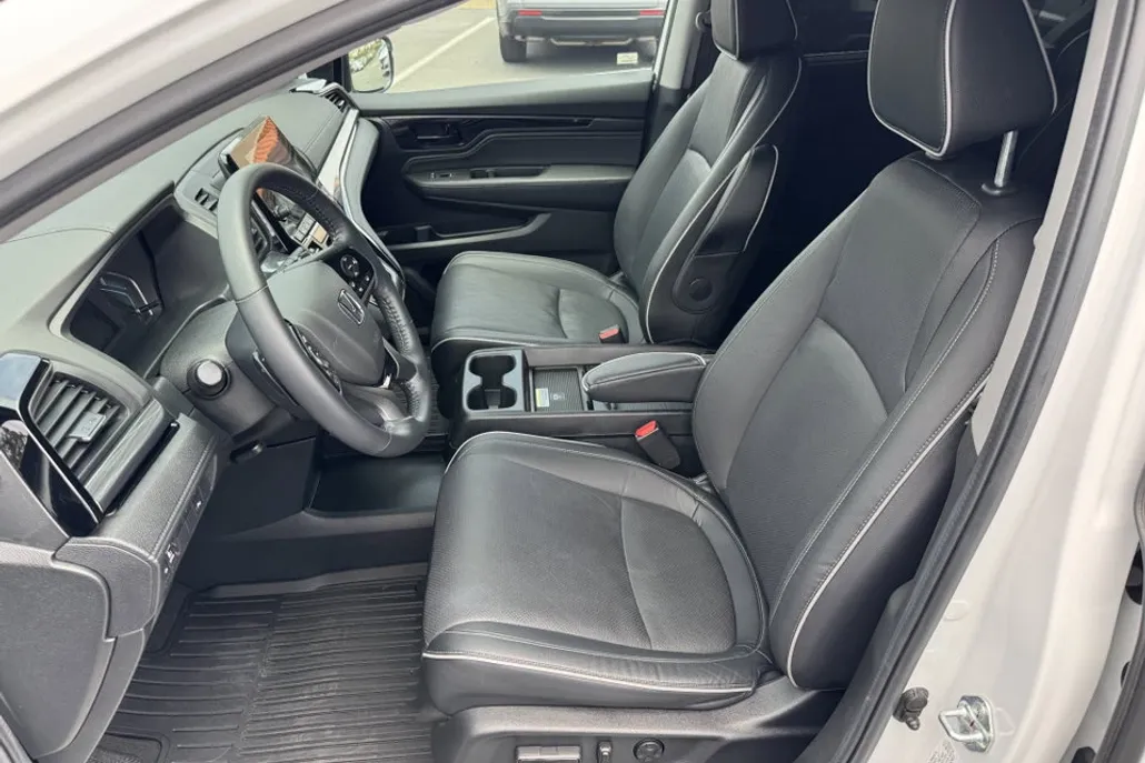 2024 Honda Odyssey Elite photo 1