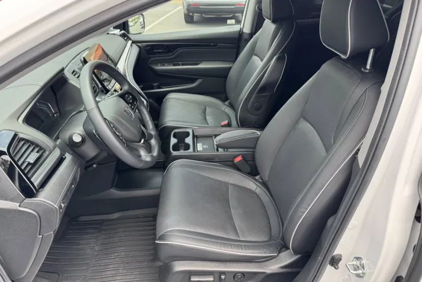 2024 Honda Odyssey Elite photo 1