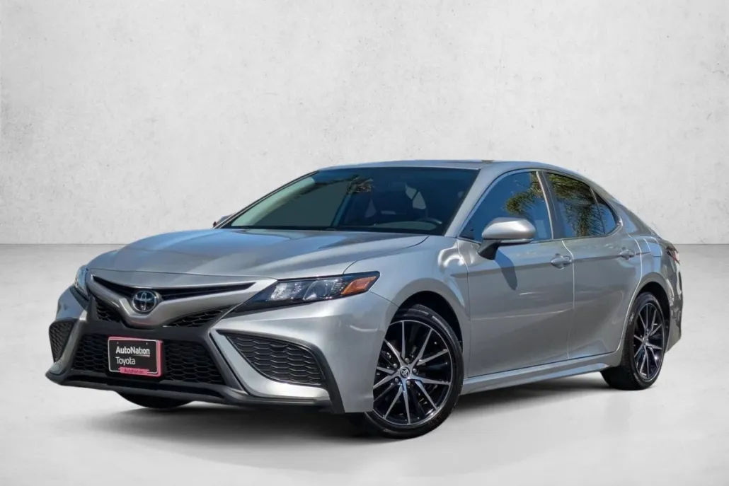 2023 Toyota Camry SE photo 1