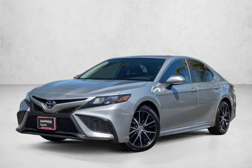 2023 Toyota Camry SE photo 1