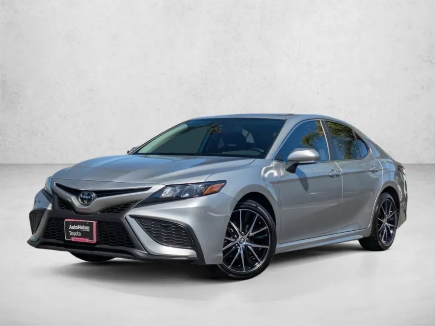 2023 Toyota Camry SE photo 1