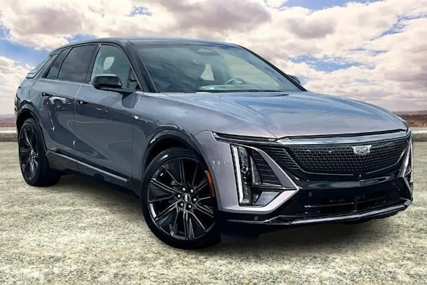 2024 Cadillac Lyriq Sport photo 1