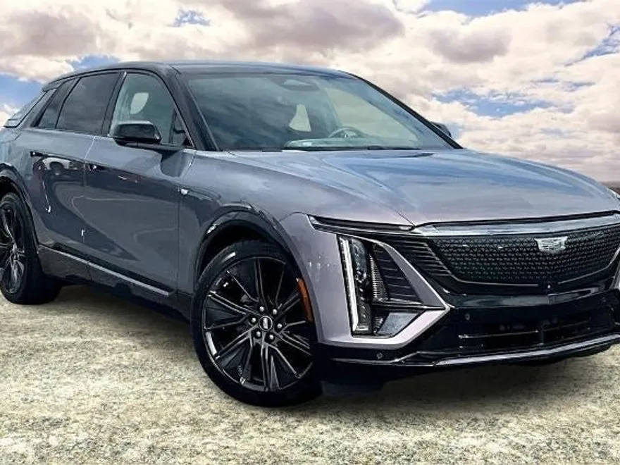 2024 Cadillac Lyriq Sport photo 1