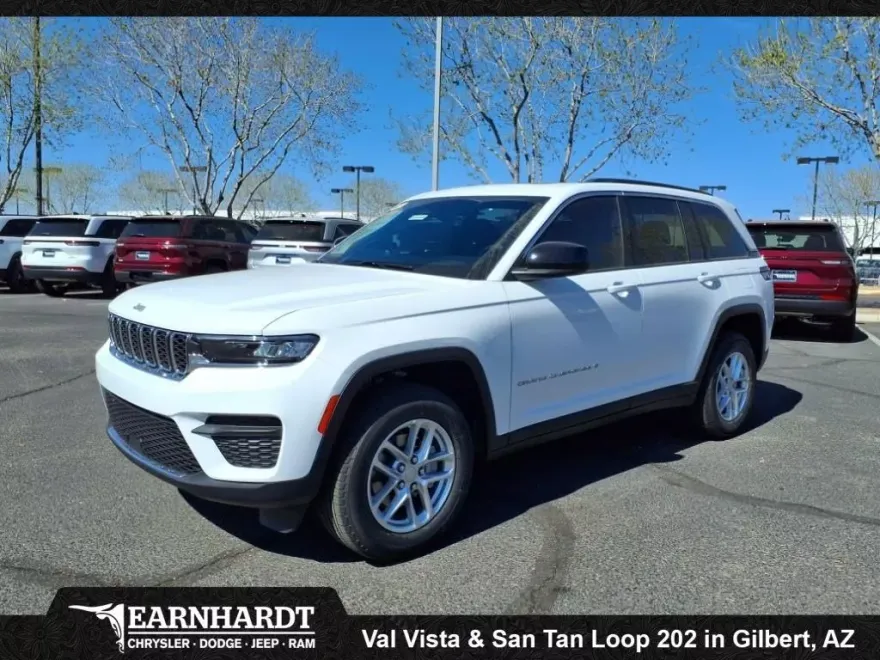 2025 Jeep Grand Cherokee Laredo Altitude photo 1