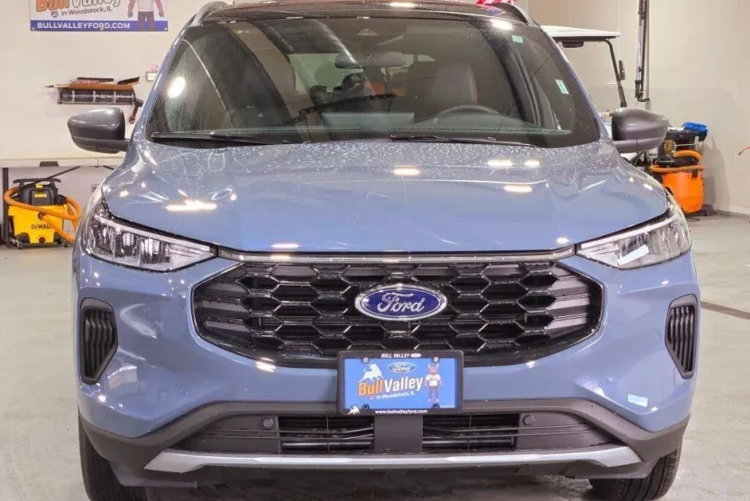 2025 Ford Escape ST-Line photo 1