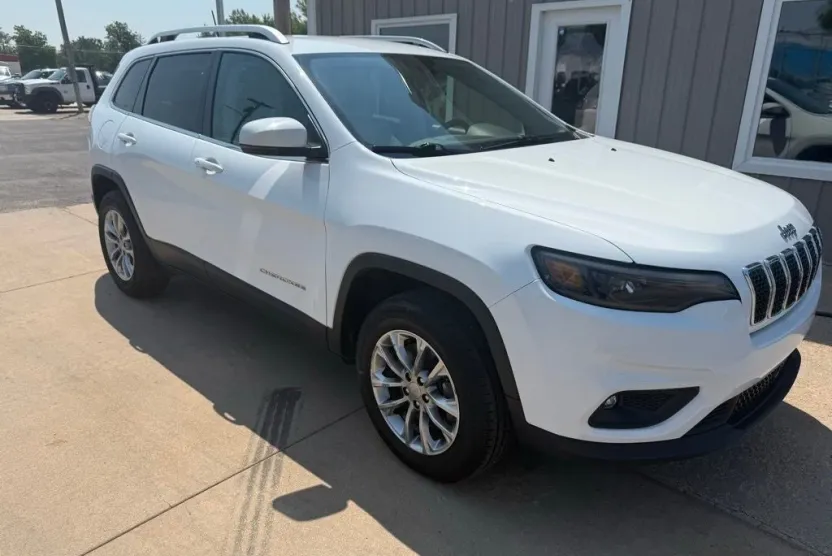 2021 Jeep Cherokee Latitude Lux photo 1
