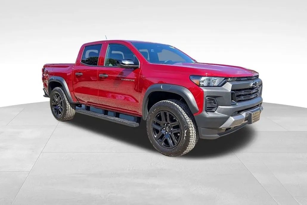2024 Chevrolet Colorado Trail Boss photo 1