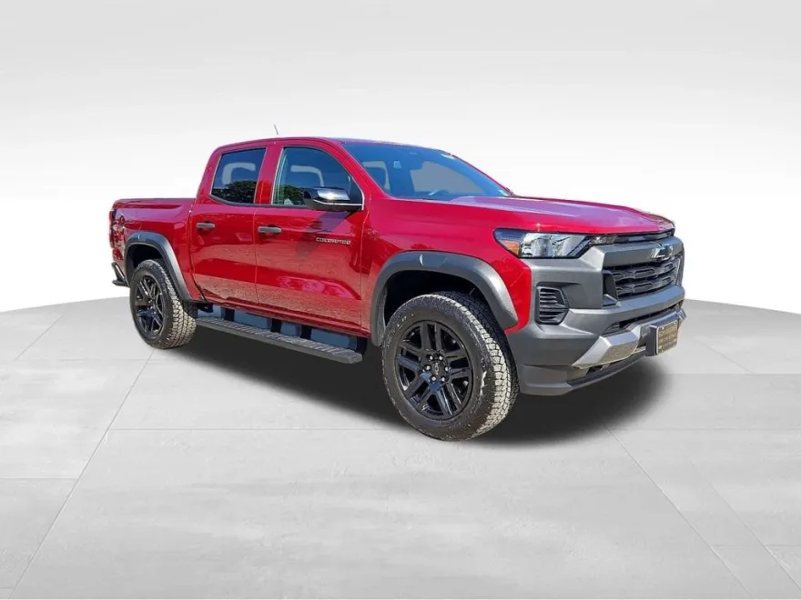 2024 Chevrolet Colorado Trail Boss photo 1