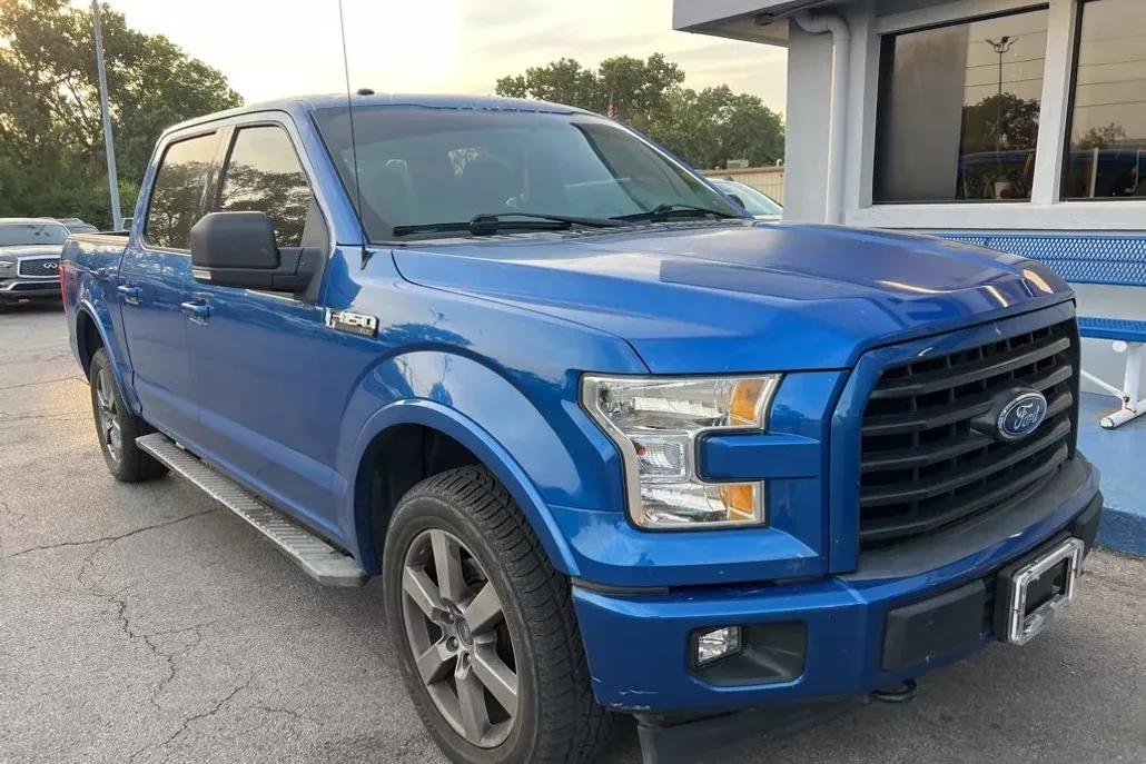 2015 Ford F-150 XLT photo 1
