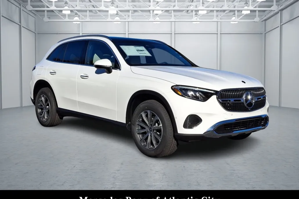 2025 Mercedes Benz GLC 300 4MATIC photo 1