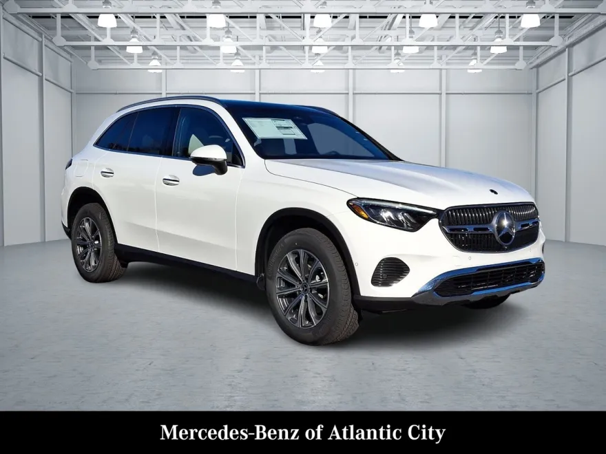 2025 Mercedes Benz GLC 300 4MATIC photo 1
