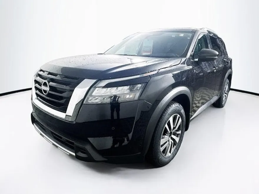 2025 Nissan Pathfinder SL photo 1