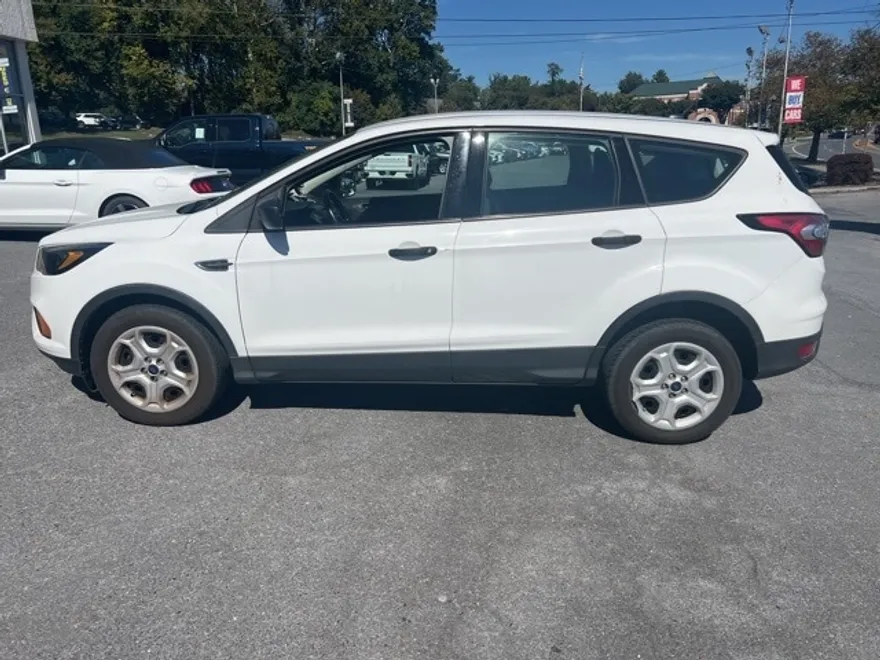 2018 Ford Escape S photo 1