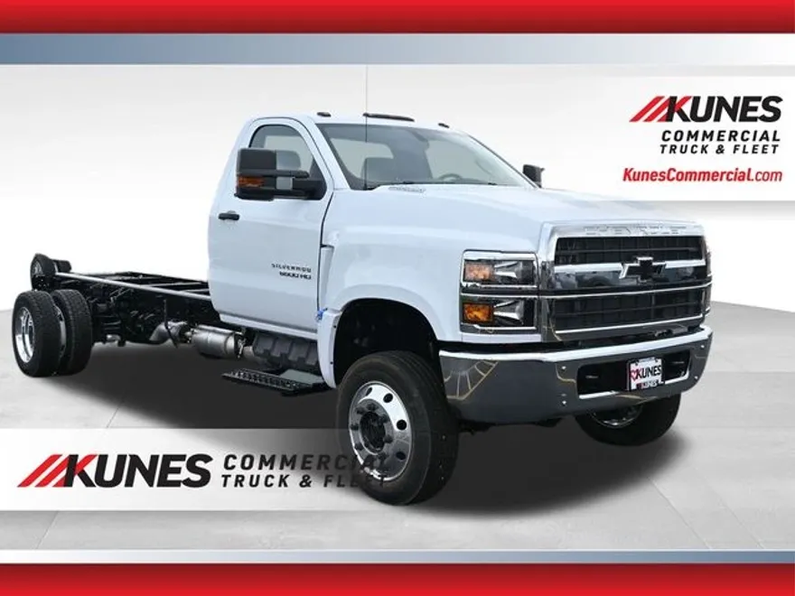 2024 Chevrolet Silverado 6500HD photo 1