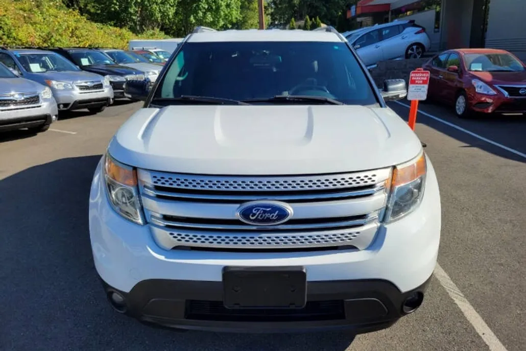2014 Ford Explorer XLT photo 1