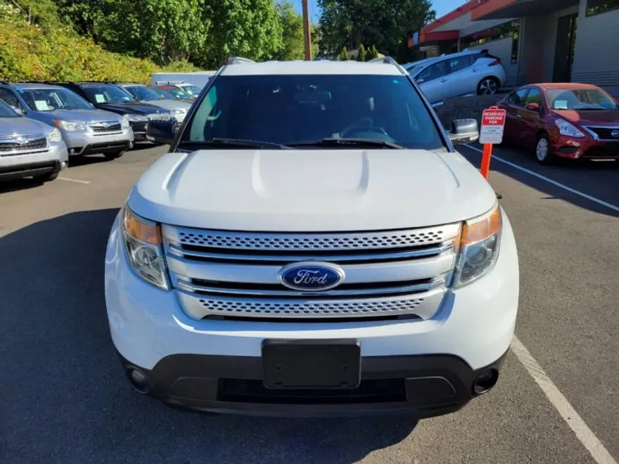 2014 Ford Explorer XLT photo 1