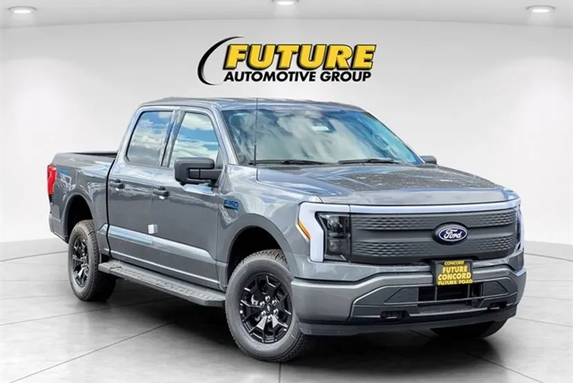 2025 Ford F-150 Lightning XLT photo 1