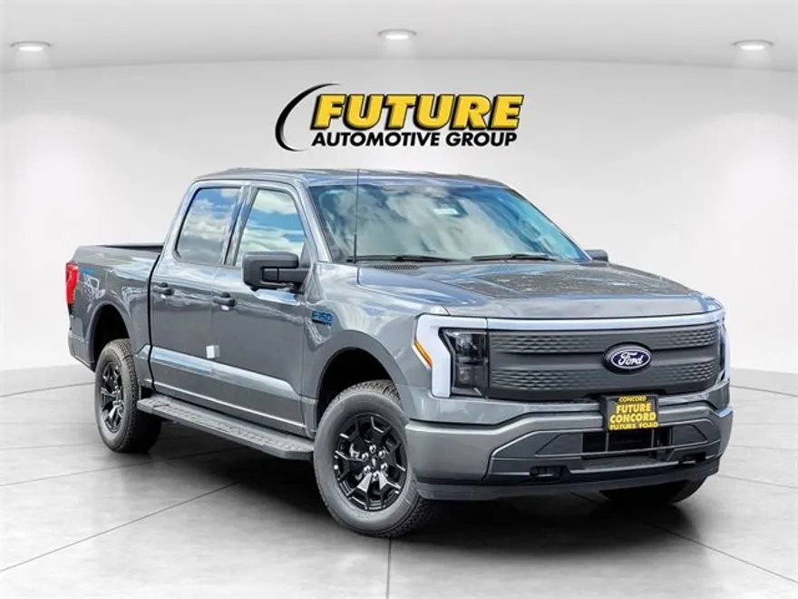 2025 Ford F-150 Lightning XLT photo 1