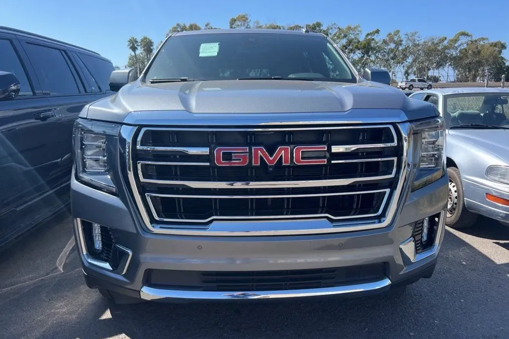 2022 Gmc Yukon XL SLT photo 1