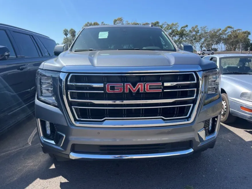 2022 Gmc Yukon XL SLT photo 1