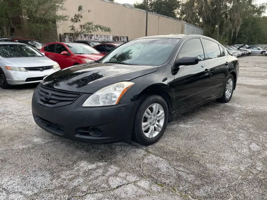 2012 Nissan Altima 2.5 S photo 1