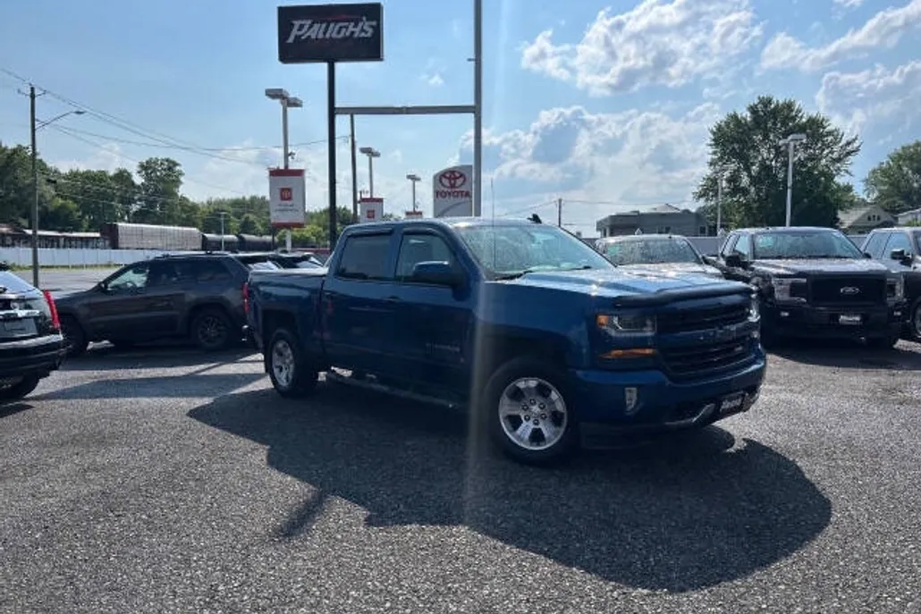 2018 Chevrolet Silverado 1500 LT Z71 photo 1