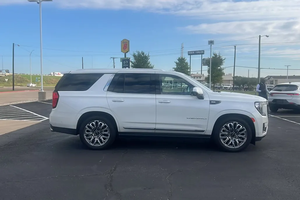 2024 Gmc Yukon Denali Ultimate photo 1