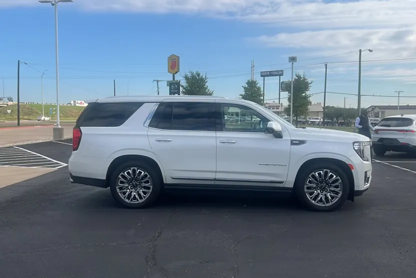 2024 Gmc Yukon Denali Ultimate photo 1