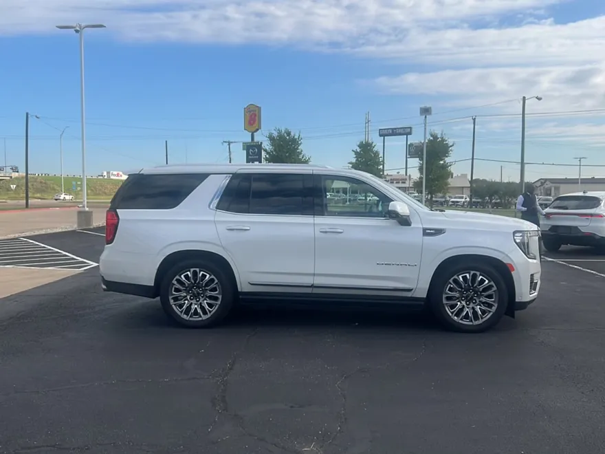 2024 Gmc Yukon Denali Ultimate photo 1