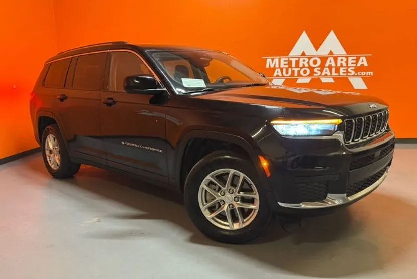 2023 Jeep Grand Cherokee Laredo photo 1