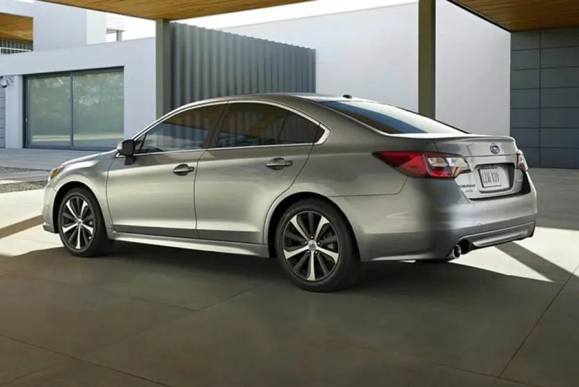 2017 Subaru Legacy 2.5i Premium photo 1