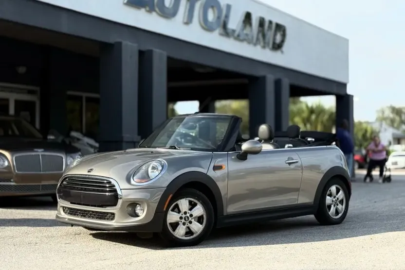 2019 Mini Cooper Convertible photo 1