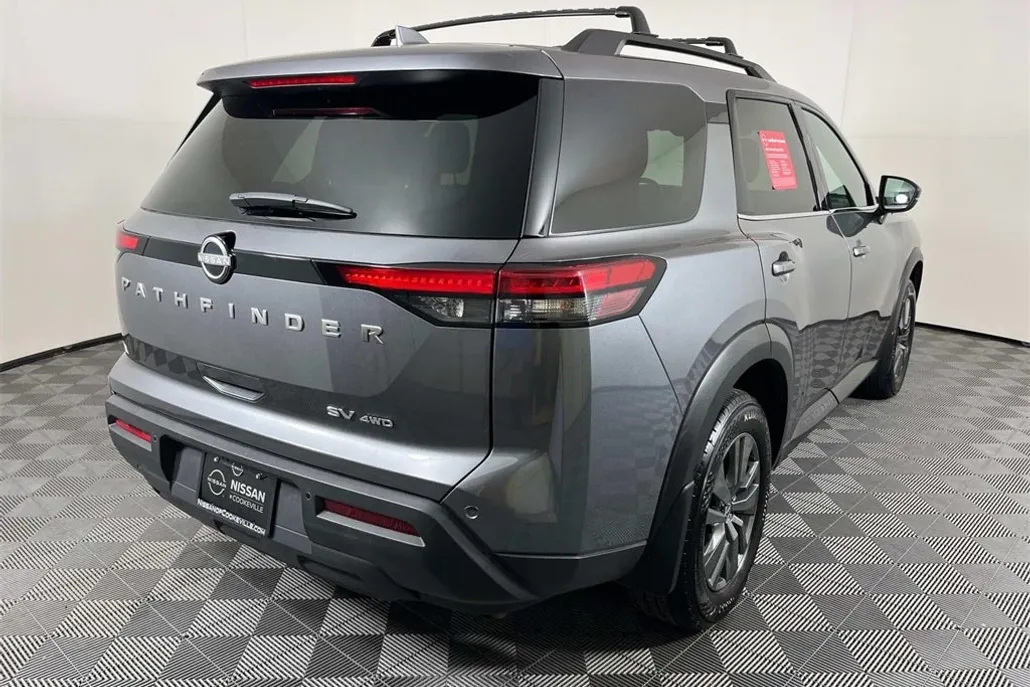 2024 Nissan Pathfinder SV photo 1