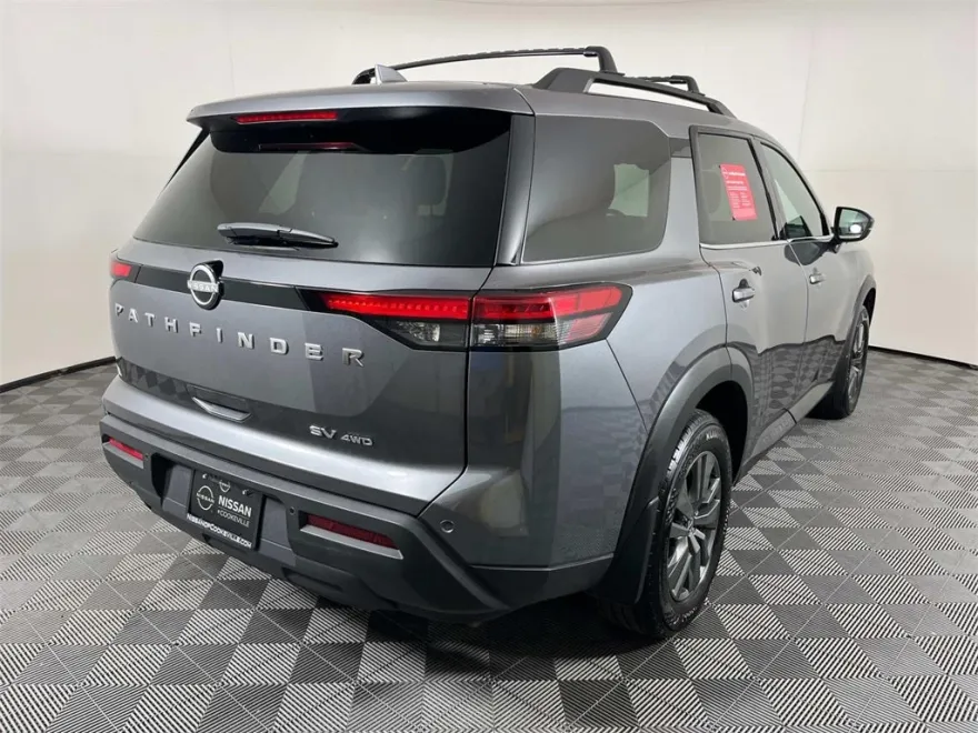 2024 Nissan Pathfinder SV photo 1