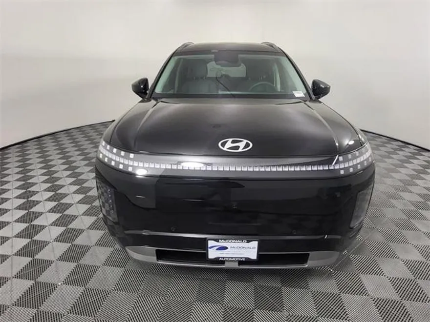 2026 Hyundai Ioniq SE photo 1